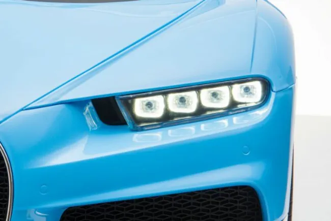 Bugatti Chiron, 12V
