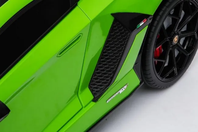 Grøn Lamborghini Aventador SVJ, 12V