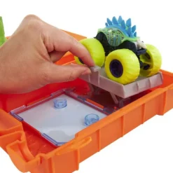 Hot Wheels Fuel N Go Playset Monster Tru