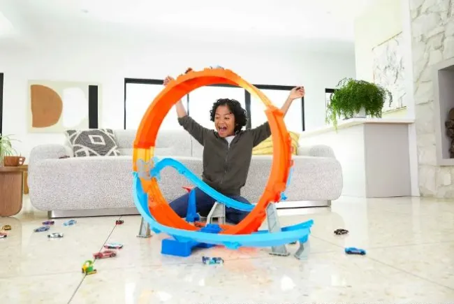 Hot Wheels Massiv Loop Mayhem
