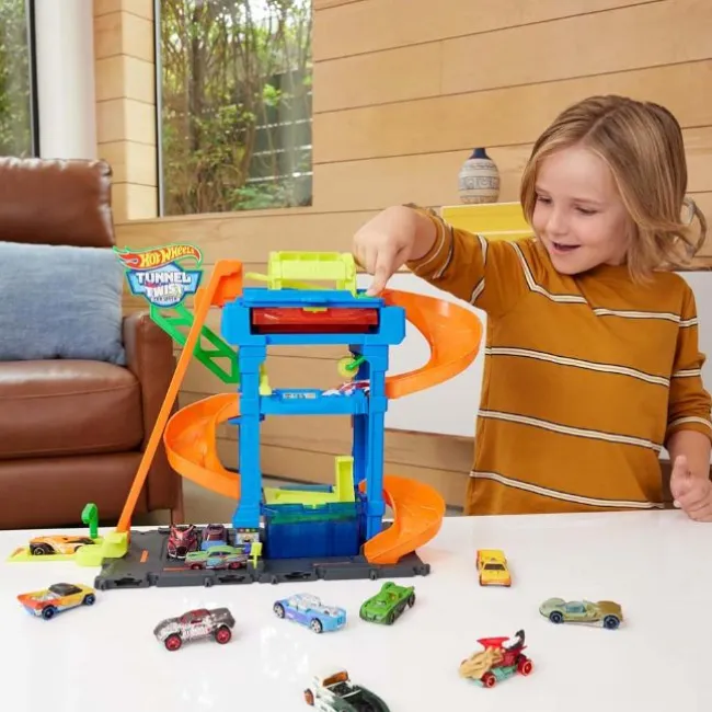 Hot Wheels Tunnel Twist Car Wash