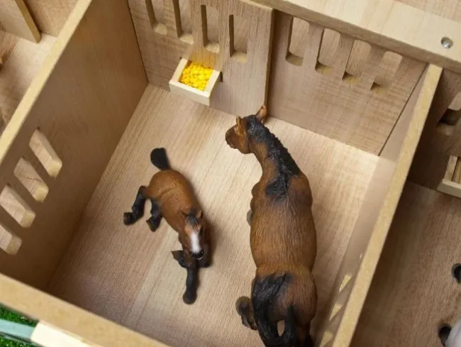 Kids Globe Hestestald Med 7 Bokse
