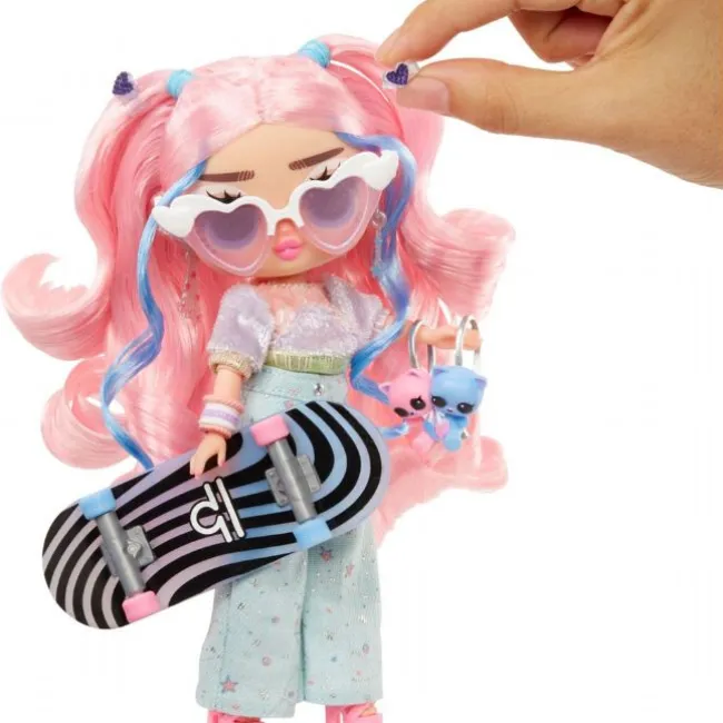 LOL Surprise Tweens Flora Moon