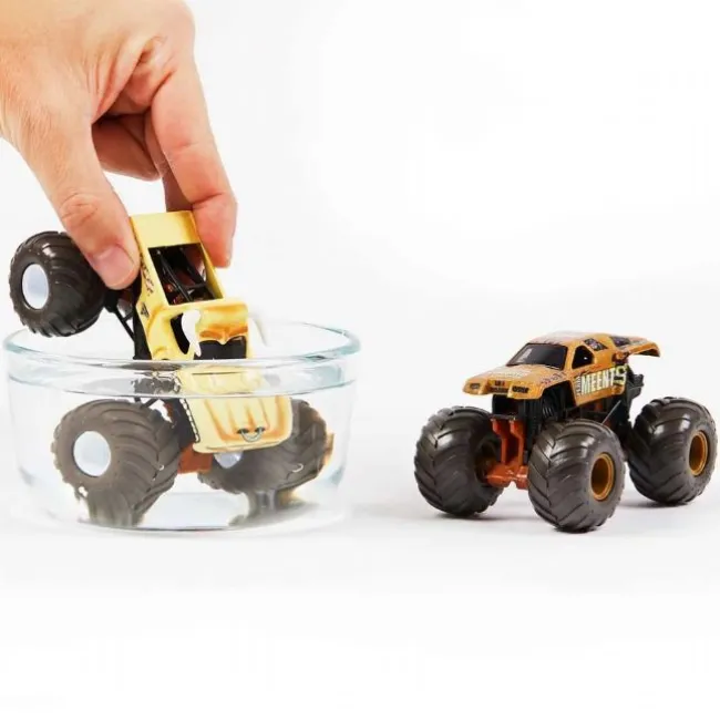 Monster Jam Bulldoozer & Team Meents