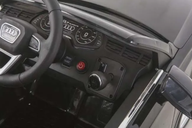 Sort Audi Q7, 12V
