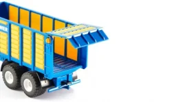 Traktor med ensilagetrailer